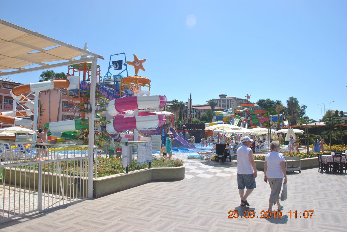 imagini hotel LONICERA RESORT